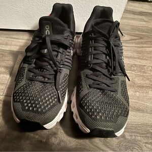 On Running shoes size 8 . Verry good condition